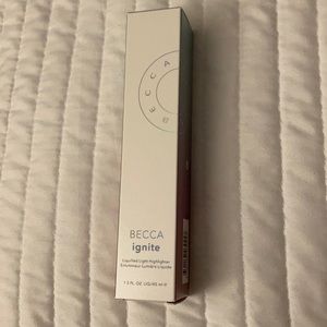 BECCA ignite Liquified Light Highlighter